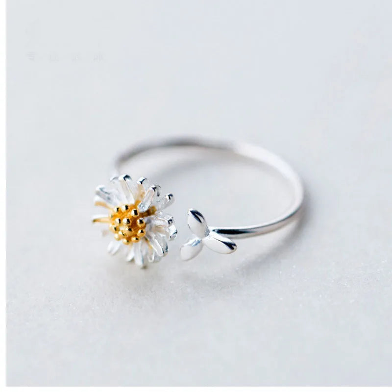 Adjustable Daisy Ring